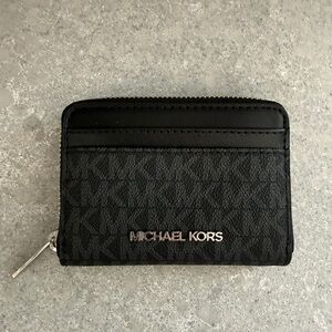 Michael Kors Jet Set Zip Around Wallet